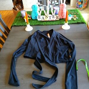 LUCY Black Wrap Top NWOT Size Xl